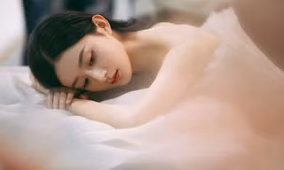 'Gái một con' Triệu Lệ Dĩnh đẹp như mỹ nữ trong tranh