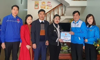 Hai nữ tân binh Thanh Hóa lên đường nhập ngũ