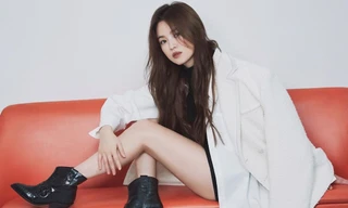 Song Hye Kyo gợi cảm bất ngờ với style tóc nâu môi trầm