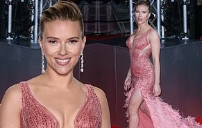 Scarlett Johansson khoe đường cong tròn đầy trên thảm đỏ BAFTAs 2020