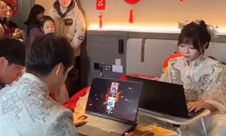 Biến lễ cưới thành cuộc thi game, chú rể nhận thua trước cô dâu
