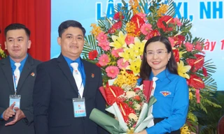 Trung ương Đoàn tặng hoa chúc mừng