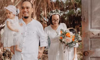 Nhóm bạn tự tay làm tiệc kỷ niệm ngày cưới cực chất trong rừng