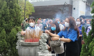 Tuổi trẻ Đà Nẵng với hành trình về nguồn 'Vang mãi bản hùng ca'