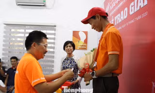 Trao giải Tiền Phong Marathon 2020 khu vực miền Trung