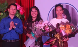 Hai diễn giả Selena Le – Founder và CEO No Waste Việt Nam và Lê Diệp Kiều Trang – Founder của Alabaster, cựu CEO Facebook Việt Nam chia sẻ với 300 bạn sinh viên Đà Nẵng về khởi nghiệp