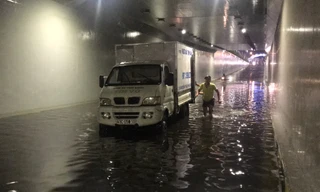 Hầm chui trăm tỷ ở Đà Nẵng ngập nước vào rạng sáng 30/4.