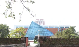 UBND TP Đà Nẵng đón nhận Bằng xếp hạng di tích quốc gia đặc biệt Thành Điện Hải. Ảnh: Giang Thanh