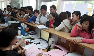 Trường trung cấp khốn đốn vì trường đại học