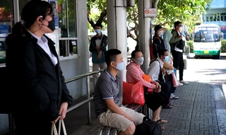 Xe buýt hút khách khi giá xăng vẫn “neo” ở mức cao