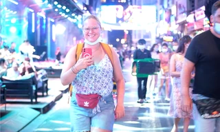 Ế ẩm khách Tây trên...'phố Tây'