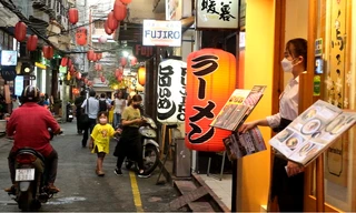 Phố Nhật, phố Hàn ở TPHCM ngóng khách