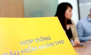 Lộ mức 'hoa hồng' rất cao khiến ngân hàng 'ép' khách vay vốn mua bảo hiểm 
