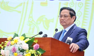 Thủ tướng: Không để tiêu cực, sơ hở trong quản lý hệ thống ngân hàng!