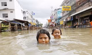 Cộng đồng người Việt ở Thái Lan đối phó lũ lụt