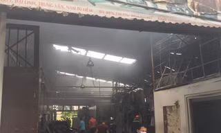 Cảnh tan hoang sau vụ cháy 8 người chết và mất tích ở Trung Văn