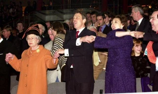 "Auld Lang Syne” là ca khúc mừng năm mới nổi tiếng nhất thế giới, không phải "Happy new year".