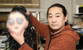 Nghệ sĩ Nhật tạo ra ‘quái vật Momo’ bị nguyền rủa, doạ giết