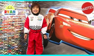 Bé 8 tuổi kiếm 26 triệu USD từ YouTube