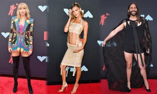 Taylor Swift đẹp xuất sắc, sao nam ‘làm lố’ mặc đồ ngủ lên thảm đỏ MTV 2019