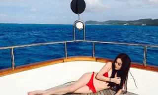 ‘Phan Kim Liên’ Ôn Bích Hà mặc bikini khoe body nuột nà ở tuổi 52