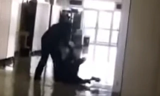 Tranh luận nóng: Xúc phạm thầy giáo, nam sinh Nhật bị đấm tóe máu