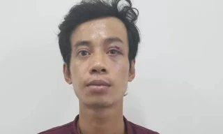 Đốt nhà bạn nhậu không thành, chuyển sang tạt xăng để đốt nhà chủ quán