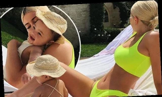 Tỷ phú 9x Kylie Jenner diện bikini neon bắt mắt, lộ vòng ba bất thường