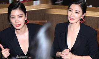 Diện đầm blazer xẻ sâu gợi cảm, Giả Tịnh Văn lộ dấu hiệu lão hóa tuổi 44