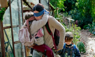 Cảnh trong phim “Bird Box”