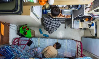 Vợ chồng trẻ ở Hồng Kông: Kết hôn, sinh con rồi nhà ai người đó ở