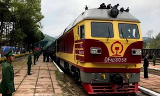 Lí giải chuyện vì sao đoàn tàu Triều Tiên sử dụng đầu máy Trung Quốc?