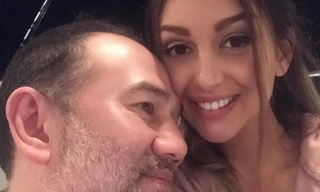 Hoa hậu Moscow bất ngờ đăng ảnh tình cảm với cựu vương Malaysia dù đã ly hôn