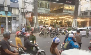 Tạm giữ khẩn cấp 2 cha con liên quan vụ chặt tay người ở quận 3