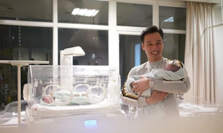 Thành Trung đón cặp song sinh vào đúng thời điểm U22 Việt Nam vô địch SEA Games