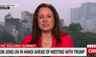 CNN cùng loạt hãng thông tấn dựng trường quay trên nóc nhà ở Hà Nội