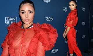 Olivia Culpo nổi bật với áo đỏ xuyên thấu, không nội y lộ vòng 1 nóng bỏng