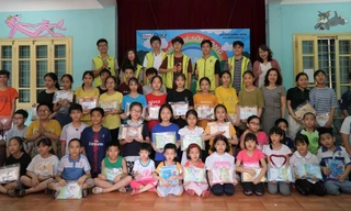 Tặng 60 suất quà cho trẻ em ở Nhà nuôi dưỡng trẻ hữu nghị Đống Đa.