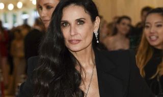 Demi Moore vừa ra tự truyện.