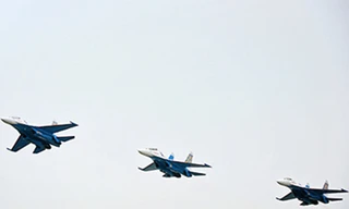 Su-27 của 'Hiệp sĩ Nga' ghé Nội Bài