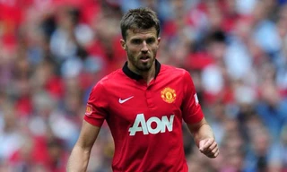 M.U sắp 'trói chân' Michael Carrick trọn đời