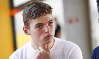 Vẻ mặt còn ngây thơ của Max Verstappen 