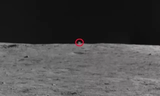 "Túp lều bí ẩn" ở phía xa của Mặt trăng đã được tàu thám hiểm Yutu2 của Trung Quốc ghi lại được.