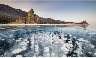 Các nhà khoa học Nga đặt kính viễn vọng dưới lòng hồ Baikal để tìm kiếm hạt nhỏ nhất thế giới 