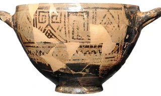 Chiếc cốc Nestor được trưng bày tại bảo tàng khảo cổ Pithecusar trên đảo Ischia của Ý.