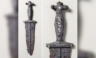Con dao găm 2.000 năm tuổi của lính lê dương La Mã được tìm thấy tại Thụy Sỹ.