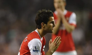 Arsenal 'cầm vàng lại để vàng rơi'