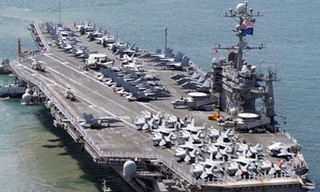 Cận cảnh tàu sân bay uy lực nhất hành tinh