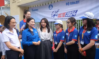 Bí thư T.Ư Đoàn đến thăm các điểm trường, tiếp lửa tinh thần Tiếp sức mùa thi