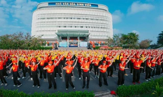 5.000 sinh viên TPHCM cùng đồng diễn, hát vang ‘Đất nước trọn niềm vui